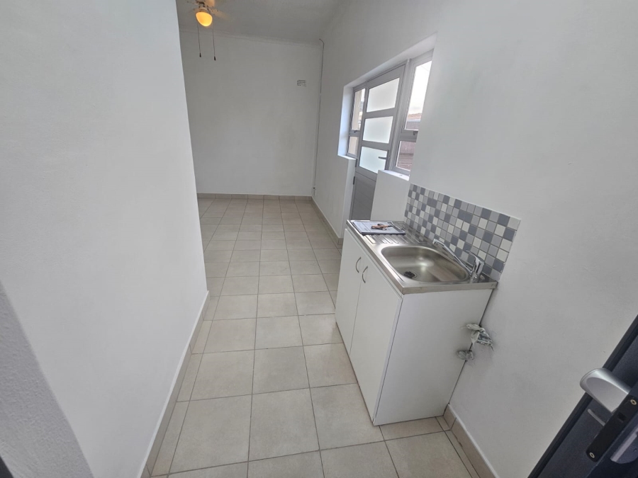 To Let 1 Bedroom Property for Rent in Zoo Park Western Cape
